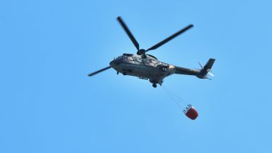 Военнослужещи от 24 а авиационна база Крумово с вертолет Кугар