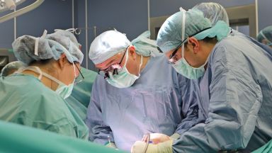 Хирурзи от Военномедицинска академия ВМА извършиха чернодробна трансплантация на 44