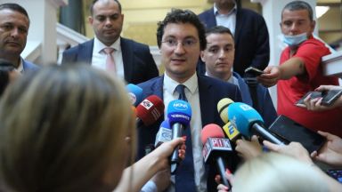 Зарков: Изборите отвориха тежки въпроси за БСП, но преди това - пълна мобилизация за Радев и Йотова