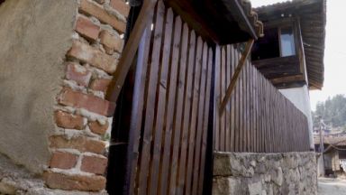 Антикорупционната комисия проверява сделката с която бившият културен министър Боил