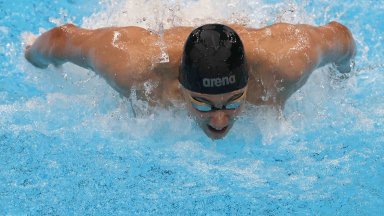 Миладинов влезе с национален рекорд в полуфиналите на европейското по плуване