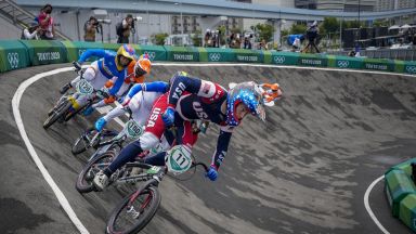 Тежки падания белязаха финалите на BMX в Токио