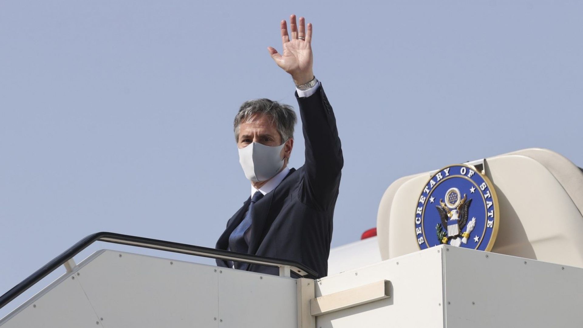 Държавният секретар на САЩ Антъни Блинкен се качва на самолета си, за да се завърне в САЩ, Кувейт сити, 29 юли