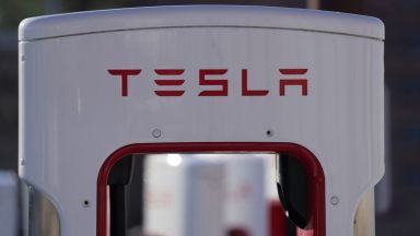 Батерия в контейнер на Tesla Megapack се подпали в Австралия по време на тестове