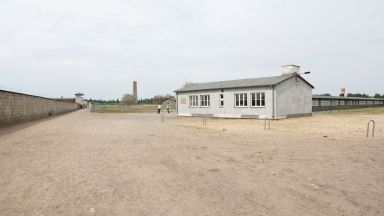 Стогодишен бивш пазач в нацисткия лагер Заксенхаузен намирал се близо