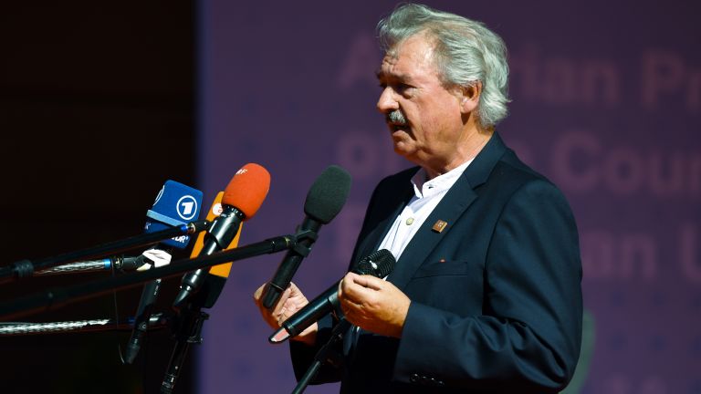 72-годишният външен министър на Люксембург Жан Аселборн, който е и