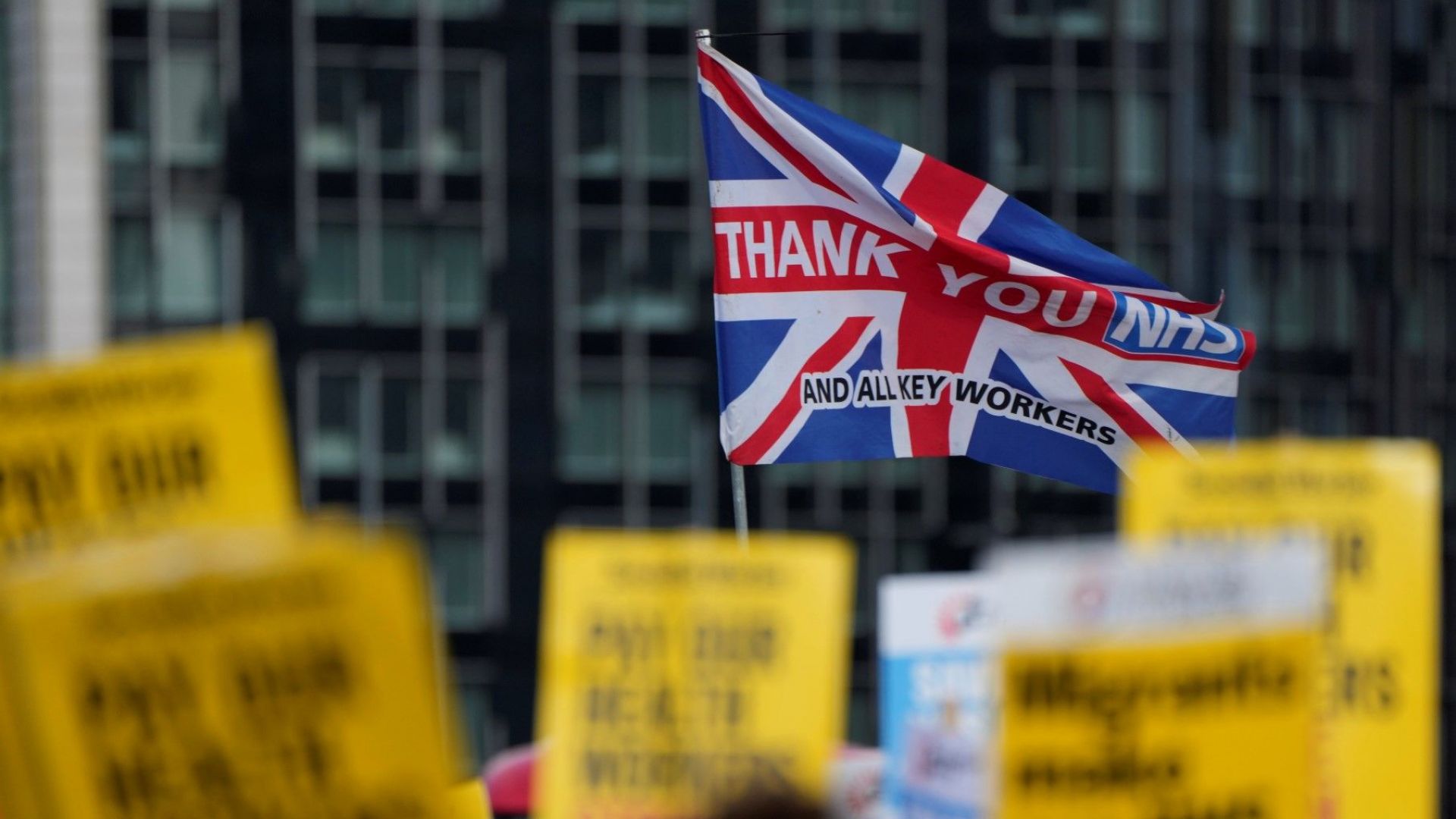 Изправена ли е Великобритания пред недостиг на служители 