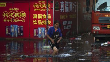 Китайските власти обявиха голямо увеличение на броя на жертвите на