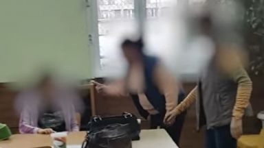 Заснеха скандален клип със закани на учителки към дете с увреждания (видео)