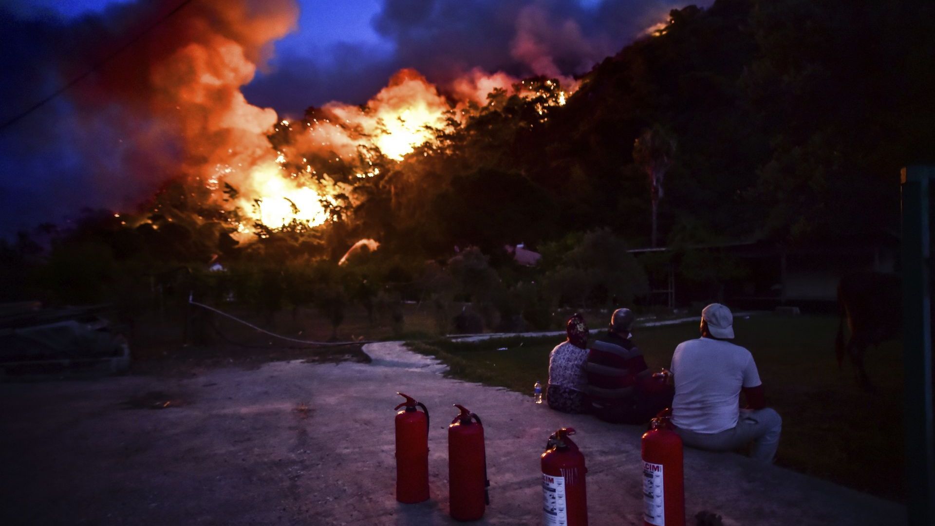 Частично овладян е пожарът в района на Гюндогмуш, окръг Анталия