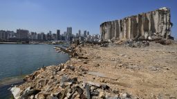 Разруха, криза, мъка и много въпроси: Как изглежда пристанището на Бейрут днес (снимки)