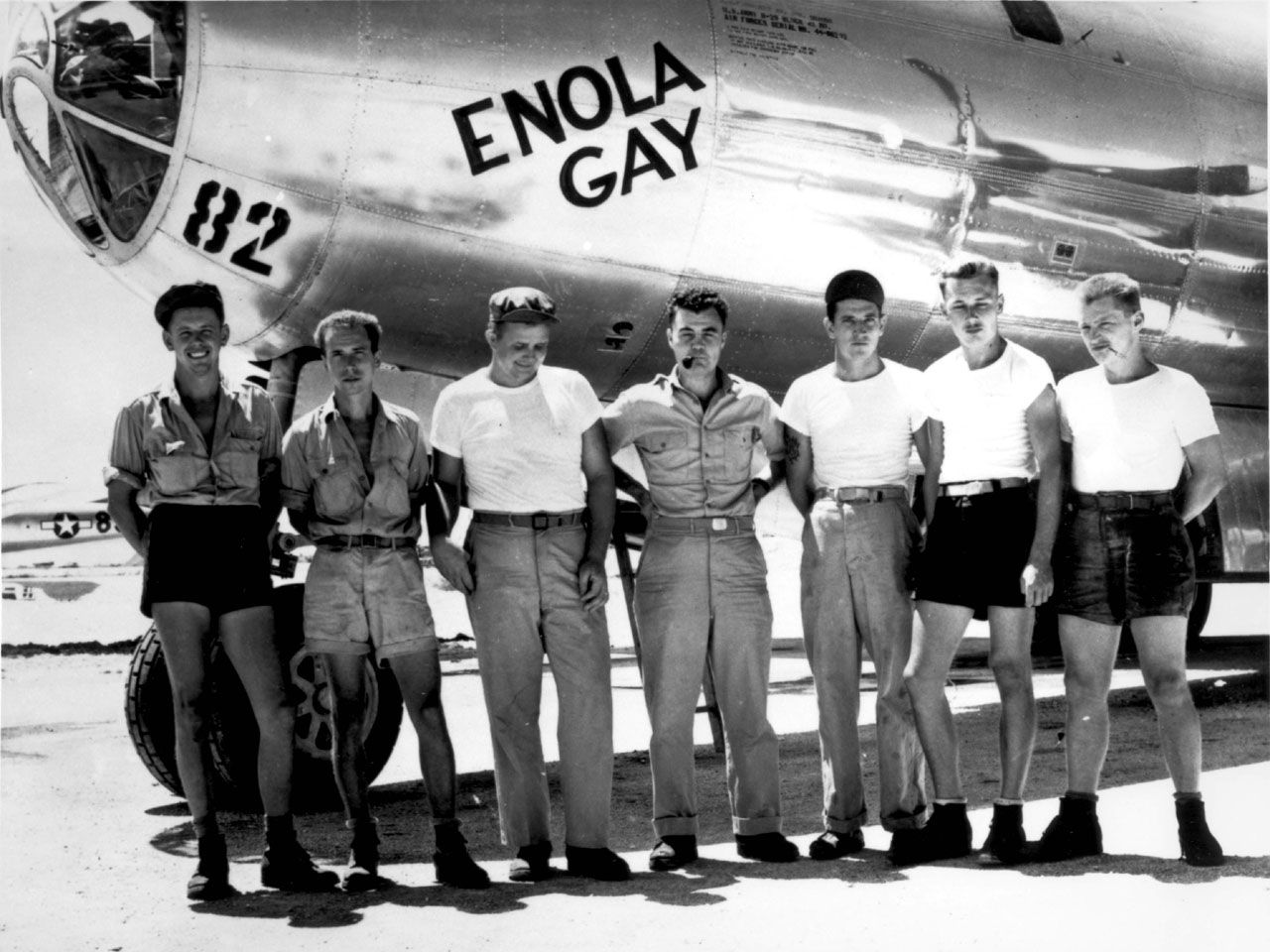 Екипажът на В-29, пуснал първата атомна бомба