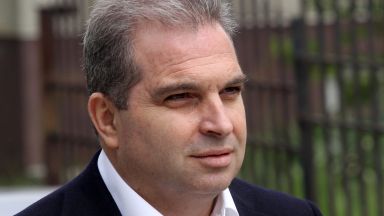 Вицепремиерът и министър на регионалното развитие Гроздан Караджов пръв отликна
