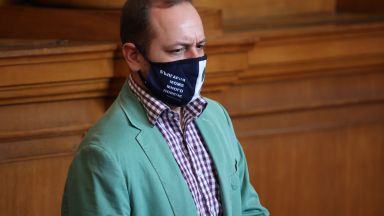 Очаква се решението за зелен сертификат за служителите да се