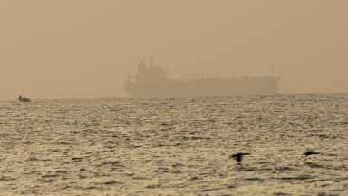 Похитителите са напуснали танкера завзет вчера близо до бреговете на