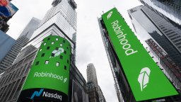 Платформата Robinhood на Влад Тенев заработи на британския пазар