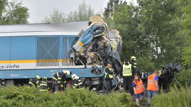 Три са вече жертвите на влаковата катастрофа в Чехия от