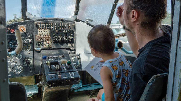 Авиомузей Бургас: Влязох, пилотирах, играх