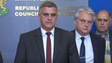 Премиерът Стефан Янев свика спешна среща тази вечер във връзка