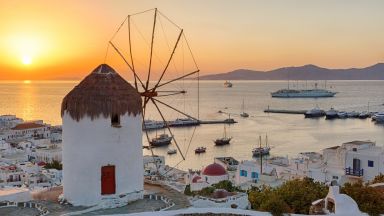 Планетата отвръща на удара: Другото лице на слънчева Гърция