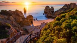 Плаж Камило: Най-голямото бижу на Португалия (снимки и видео)