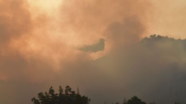 Обстановката в Гърция във връзка с пожарите продължава да бъде