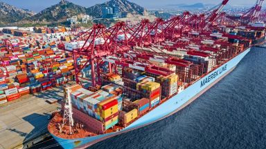 Напук на задръстванията гигантът на контейнерните превози вдигна с 200% печалбата