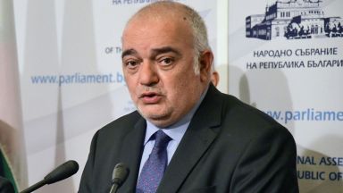 Бабикян пред Dir.bg: Не може Трифонов да оттегля кабинет, вносителят е президентът