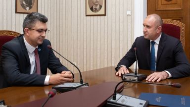 Държавният глава Румен Радев подписа указа с който предлага на