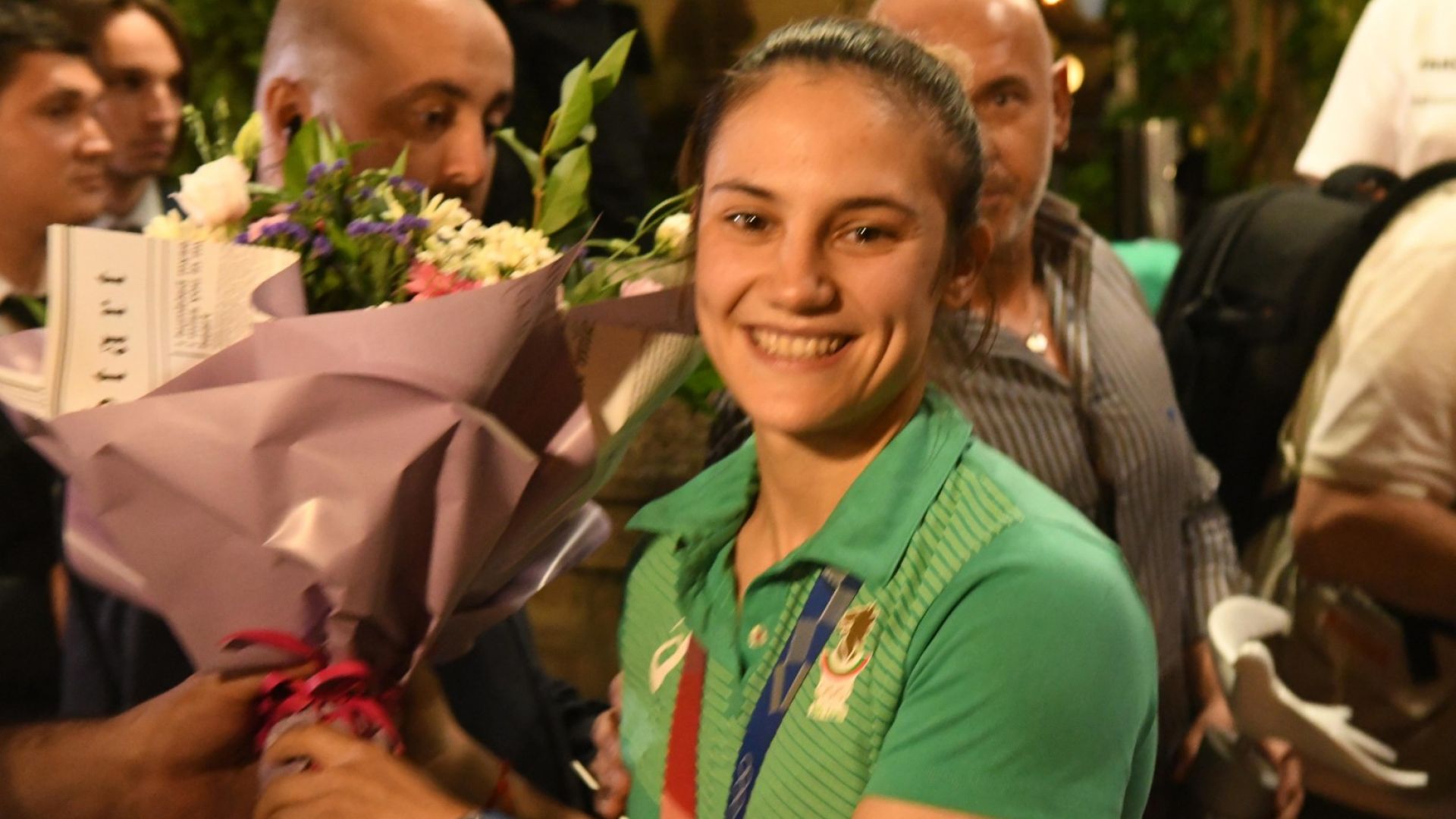 Шампионката Ивет Горанова се прибра у дома с: България над всичко!