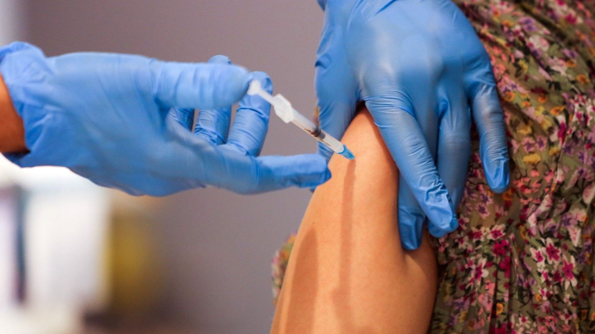 КТ "Подкрепа" предлага закон за по един ден отпуск след първа и втора доза ваксина
