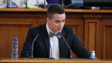 Изключиха Явор Божанков от парламентарната група на БСП