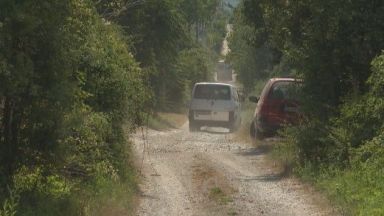 Вилна зона на ботевградско село е откъсната от света заради
