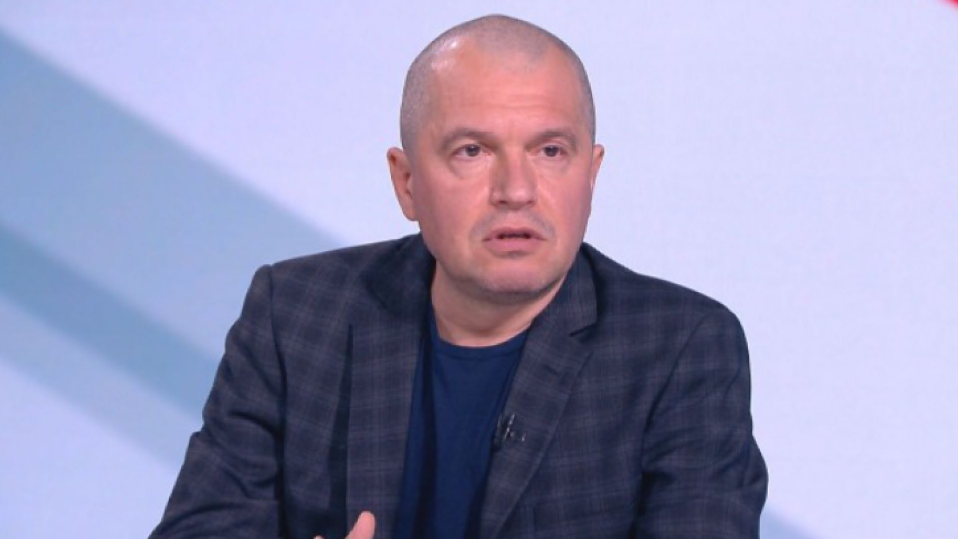 Тошко Йорданов си обръсна протестно главата и обяви: Няма да оттеглим Петър Илиев