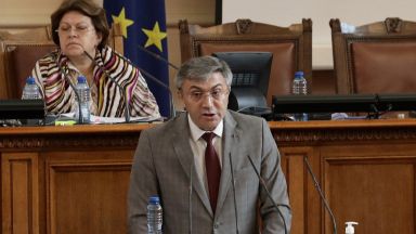 Политическите партии да си вземат поука да загърбят егоизма си