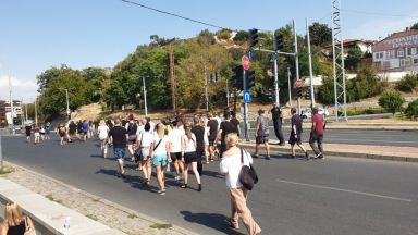 Служители в ресторантьорския бранш излязоха в Пловдив на протест срещу