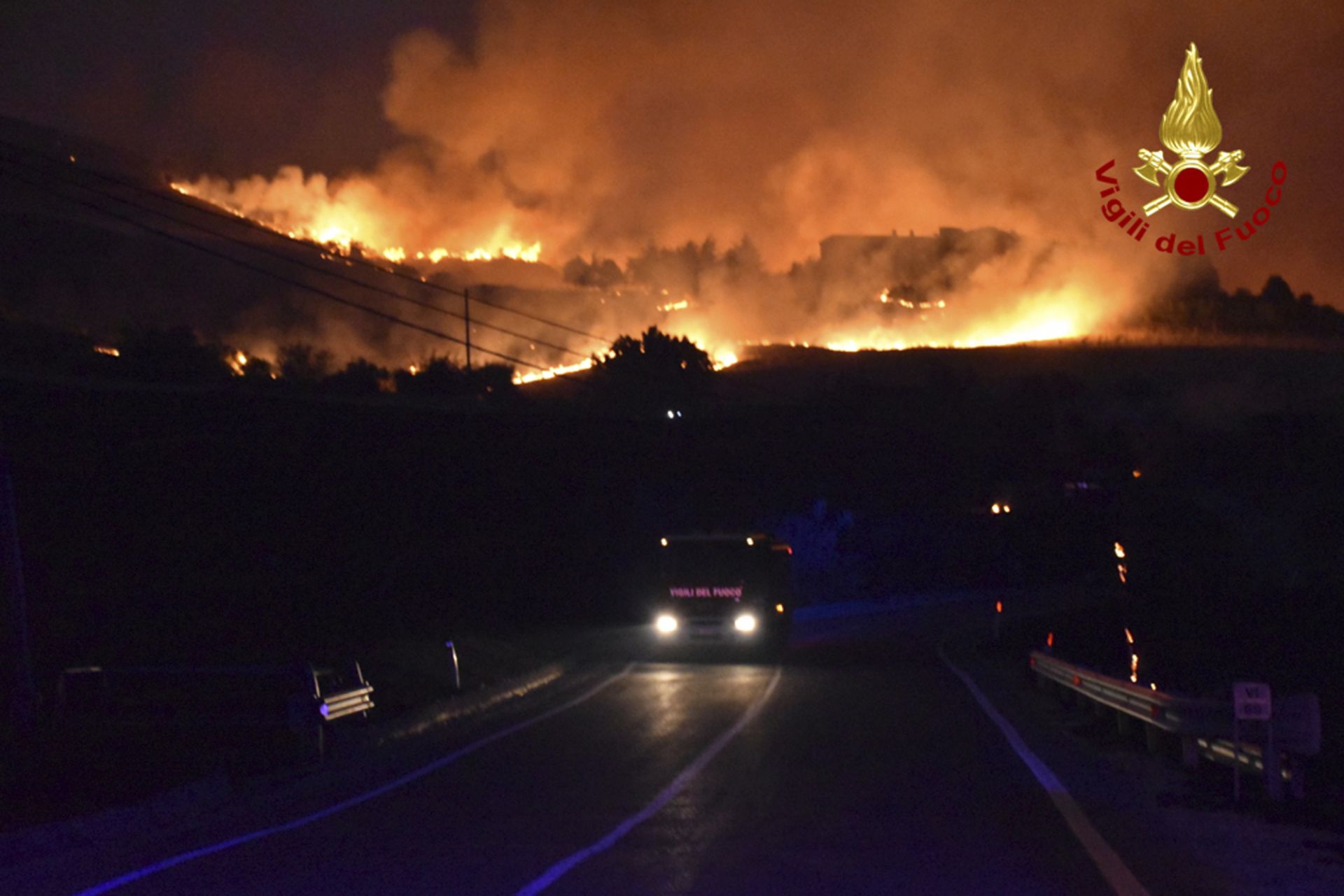 Пожар край Петралия Сопрана, в горната част на Мадоние, близо до Палермо