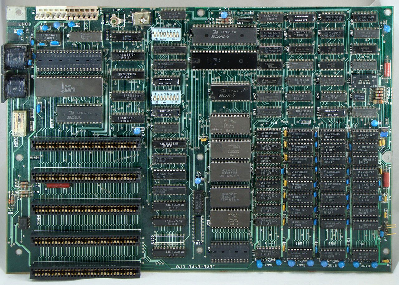 Дънната платка на IBM PC