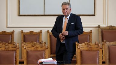 Моят апел към Народното събрание е независимо от всичко друго