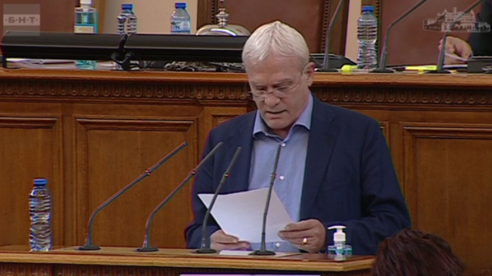 Парламентът освободи предсрочно шефа на НЗОК, Петко Салчев не прие обвиненията