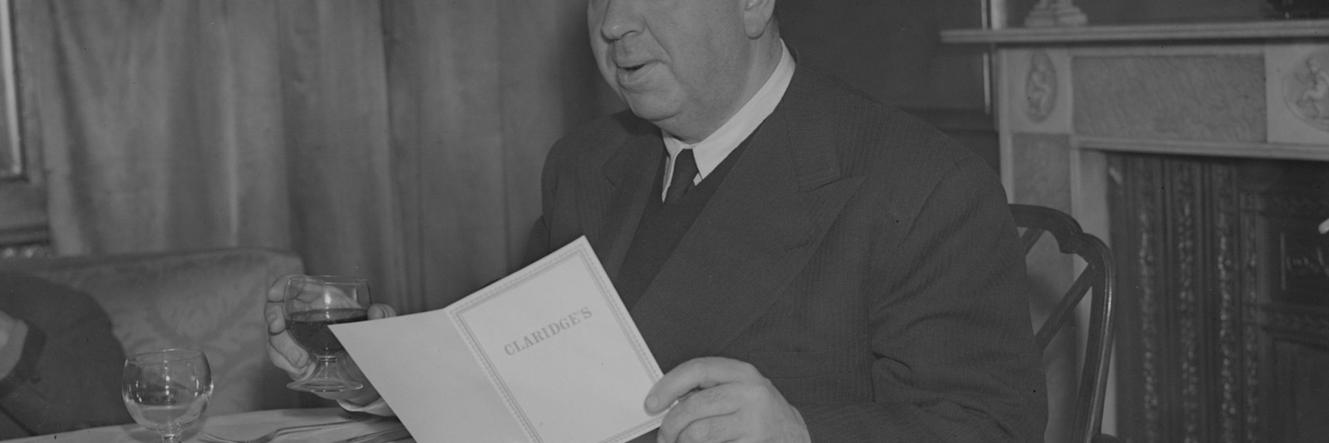 10 мистериозни татуировки, вдъхновени от Хичкок