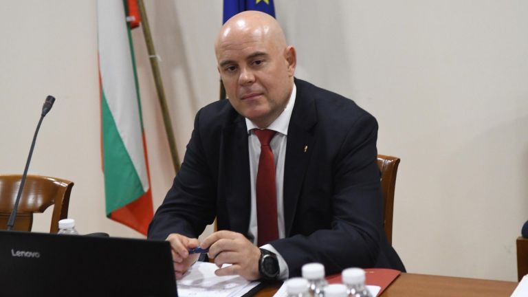 През 1996 г. днешният министър на вътрешните работи Бойко Рашков