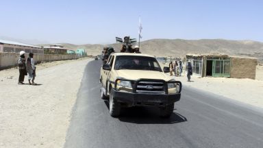 НАТО ще окаже подкрепа на афганистанското правителство, талибаните настъпват 