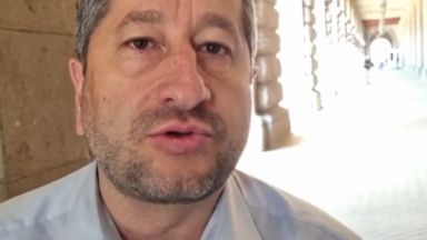 Отговорността за бруталното полицейско насилие над протестиращи е на страхливеца