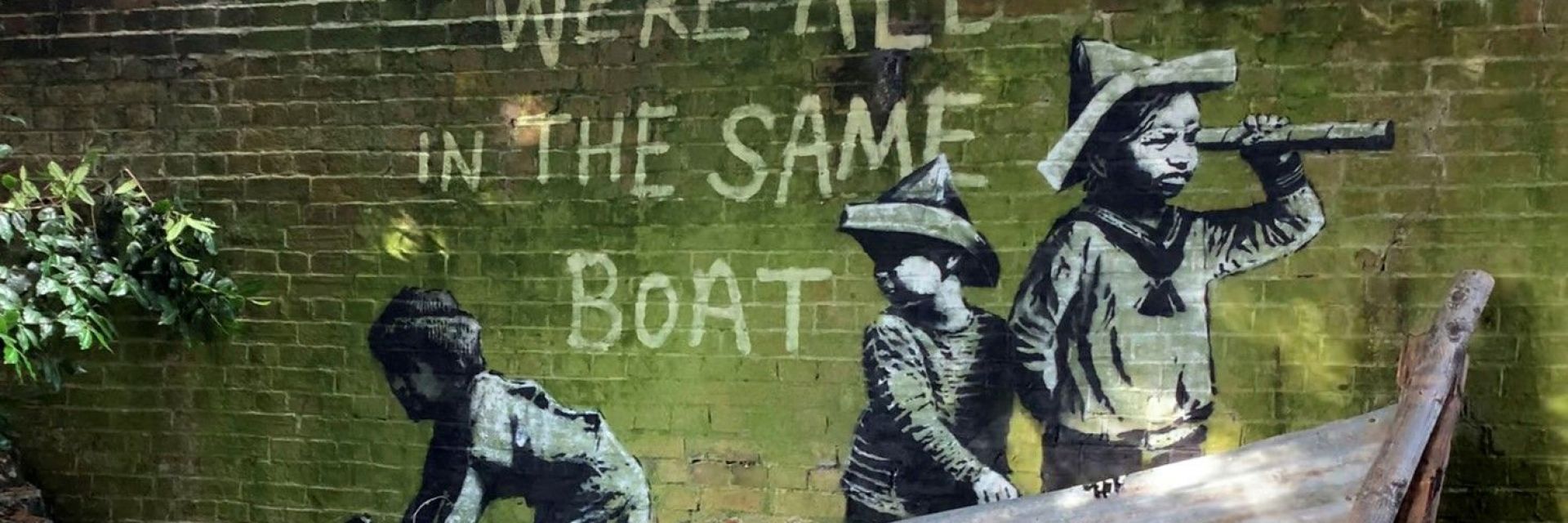 Банкси с нова серия графити - "Голямата британска спрей ваканция"