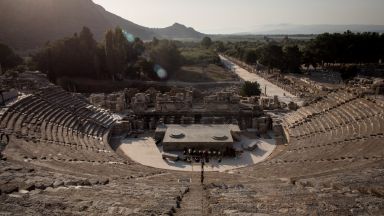 Прочутият античен театър в Ефес отново отваря врати