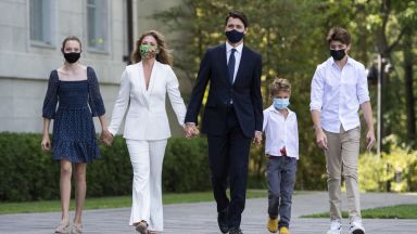 В Канада премиерът Джъстин Трюдо предизвика предсрочни парламентарни избори другия