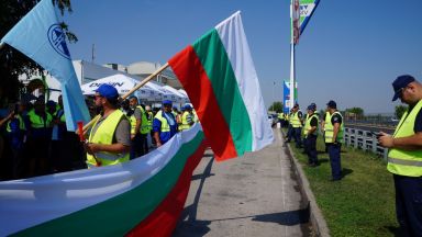 Работниците на "Автомагистрали Черно море" ще продължат с протестните си действия
