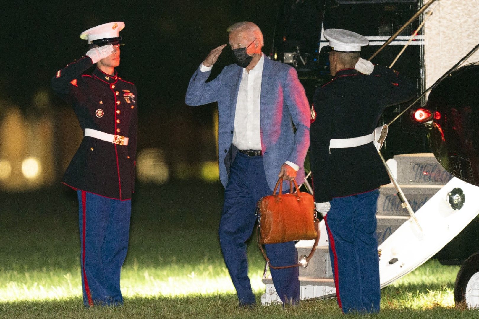 Президентът Джо Байдън пристига във Форд Лесли Джей Макнеър във Вашингтон, 17 август