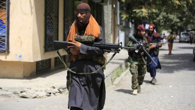 Талибаните обявиха комендантски час в Кабул Забранява се излизането от